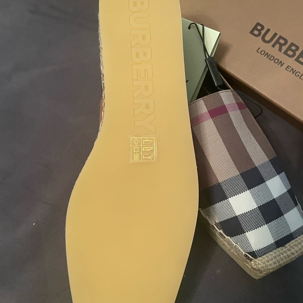 BRAND NEW BURBERRY ESPADRILLES